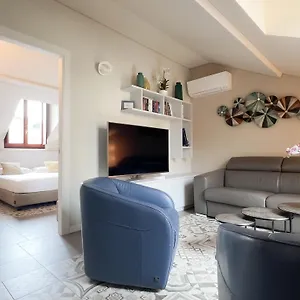  Apartment Comecasa 10 Minutes Walk From Duomo 2 Bedroom Italy
