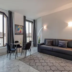  Apartment Royal - Duomo Santo Stefano Italy